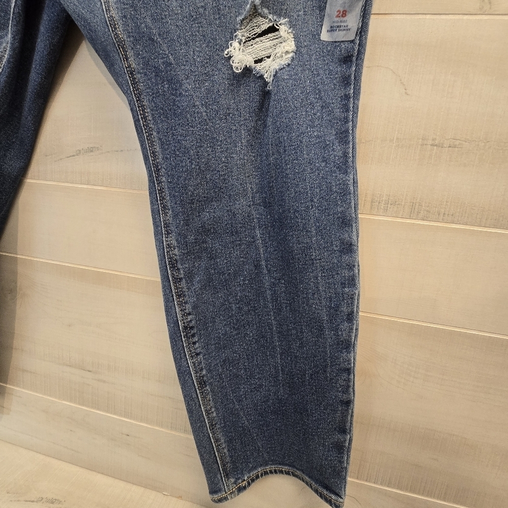 {28} NWT Old Navy Rockstar Super Skinny Mid Rise Jeans Plus Size - Picture 5 of 14